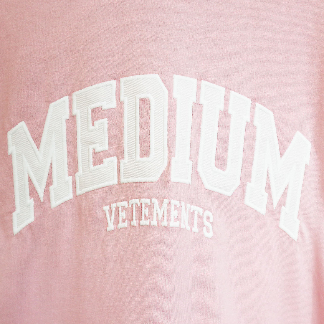 [VETEMENTS]MEDIUM T-SHIRT/PINK(UE63TR820)