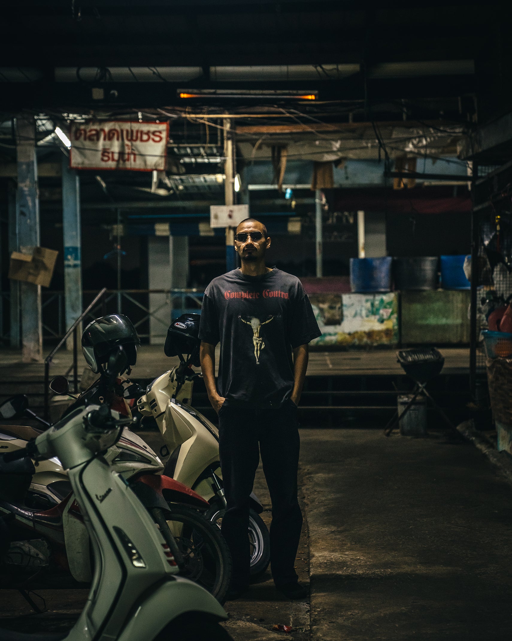 SAINT Mxxxxxx]KK_SS TEE/COMPLETE CONTRL/BLACK(SM-HR8-0000-C25) – R&Co.