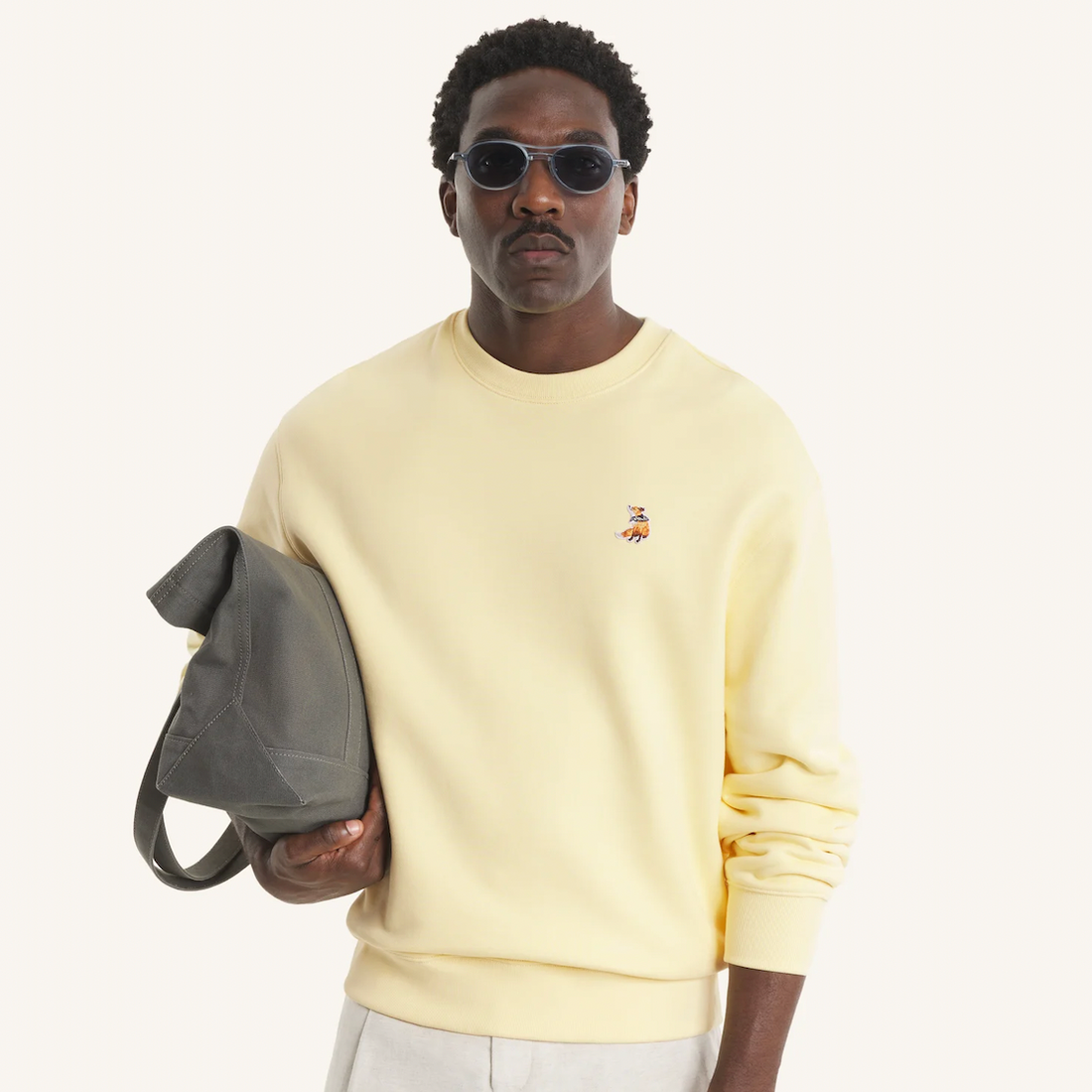 [MAISON KITSUNE]DREAMING FOX COMFORT SWEATSHIRT/Straw(QM00301KM0341)