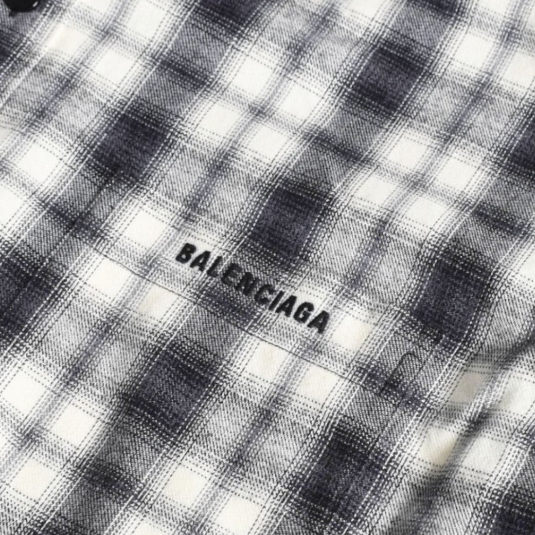 [BALENCIAGA]Regular Fit Shirt(A001ZSTUM33)