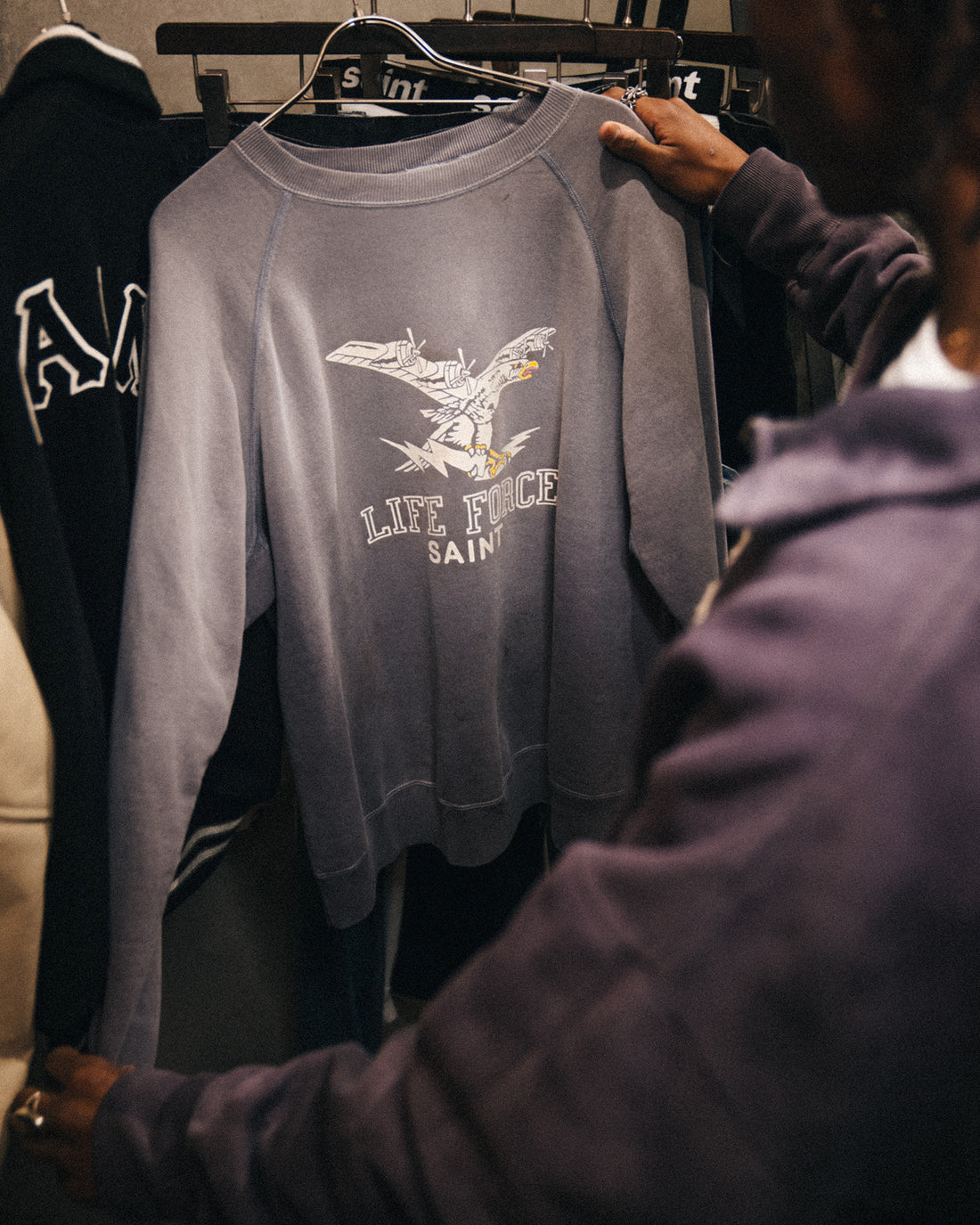 [SAINT Mxxxxxx]RAGLAN CRW N SWT/LIFE FORCE(SM-MK1-0000-034)
