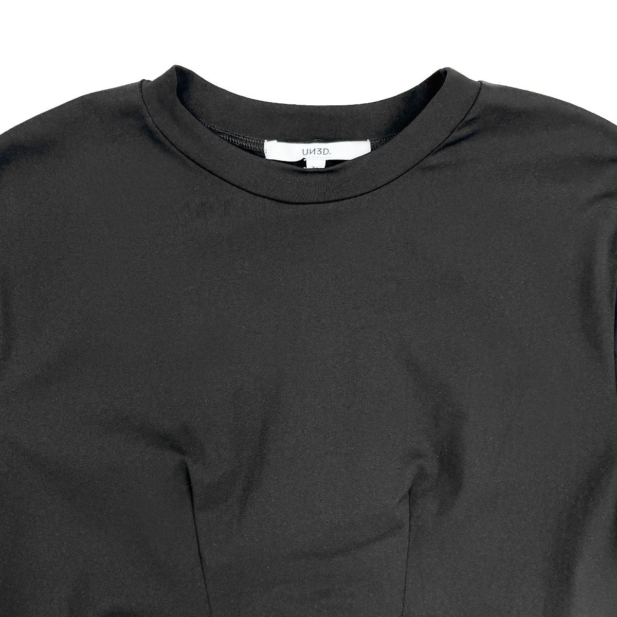 UN3D]HOLE DETAIL T-SH (522522701101) – R&Co.