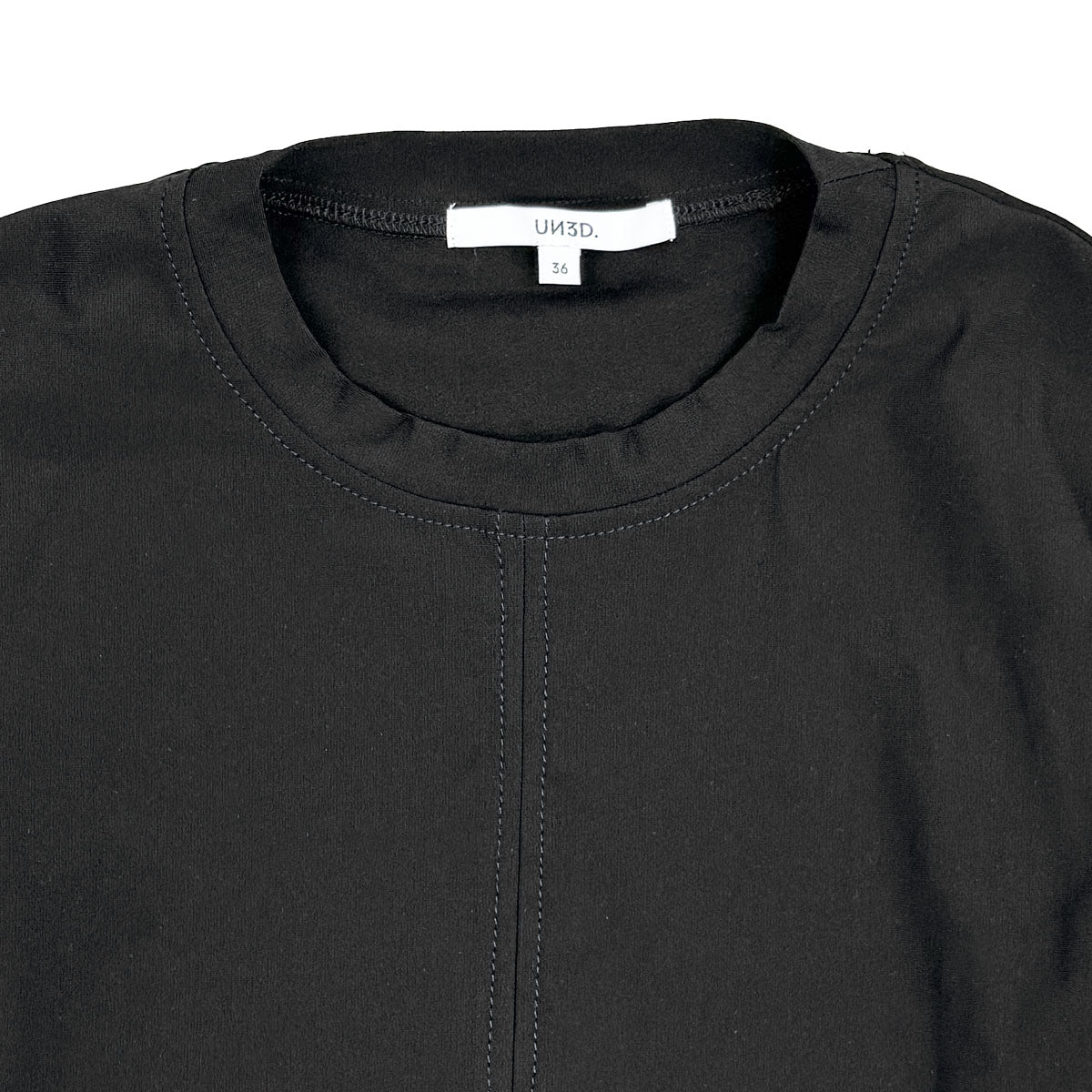 UN3D]SQUARE CUBE HEM TOP/BLACK(522542700201) – R&Co.