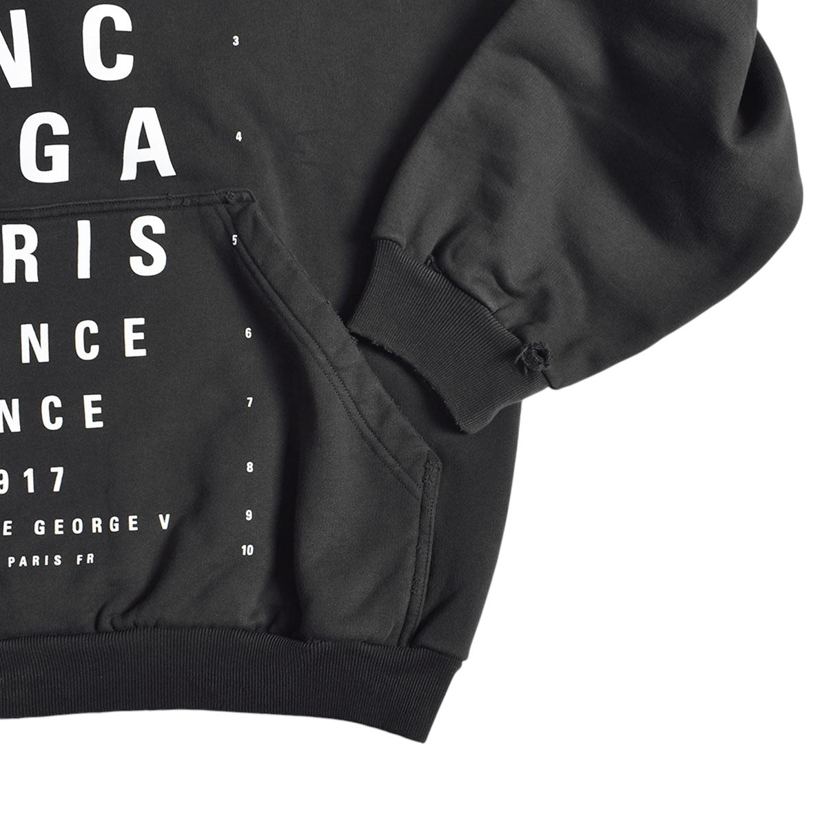 国内発送☆BALENCIAGA☆Large Fit Hoodie/BLACK/WHITE パーカー BALENCIAGA]Large Fit Hoodie/BLACK/WHITE(803265-TRVU7) – R&Co.