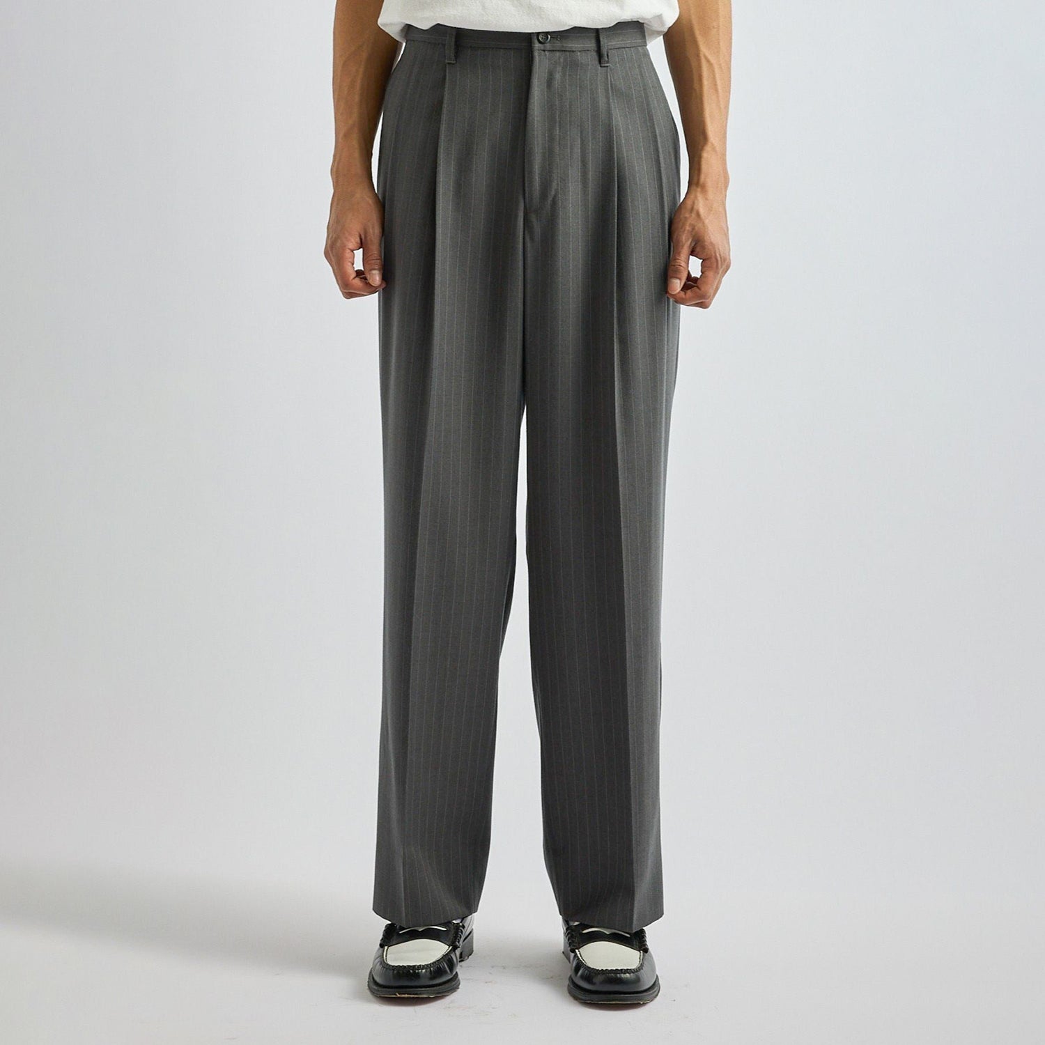 Saturdays NYC] George Herringbone Stripe Two Tuck Pant / Gray