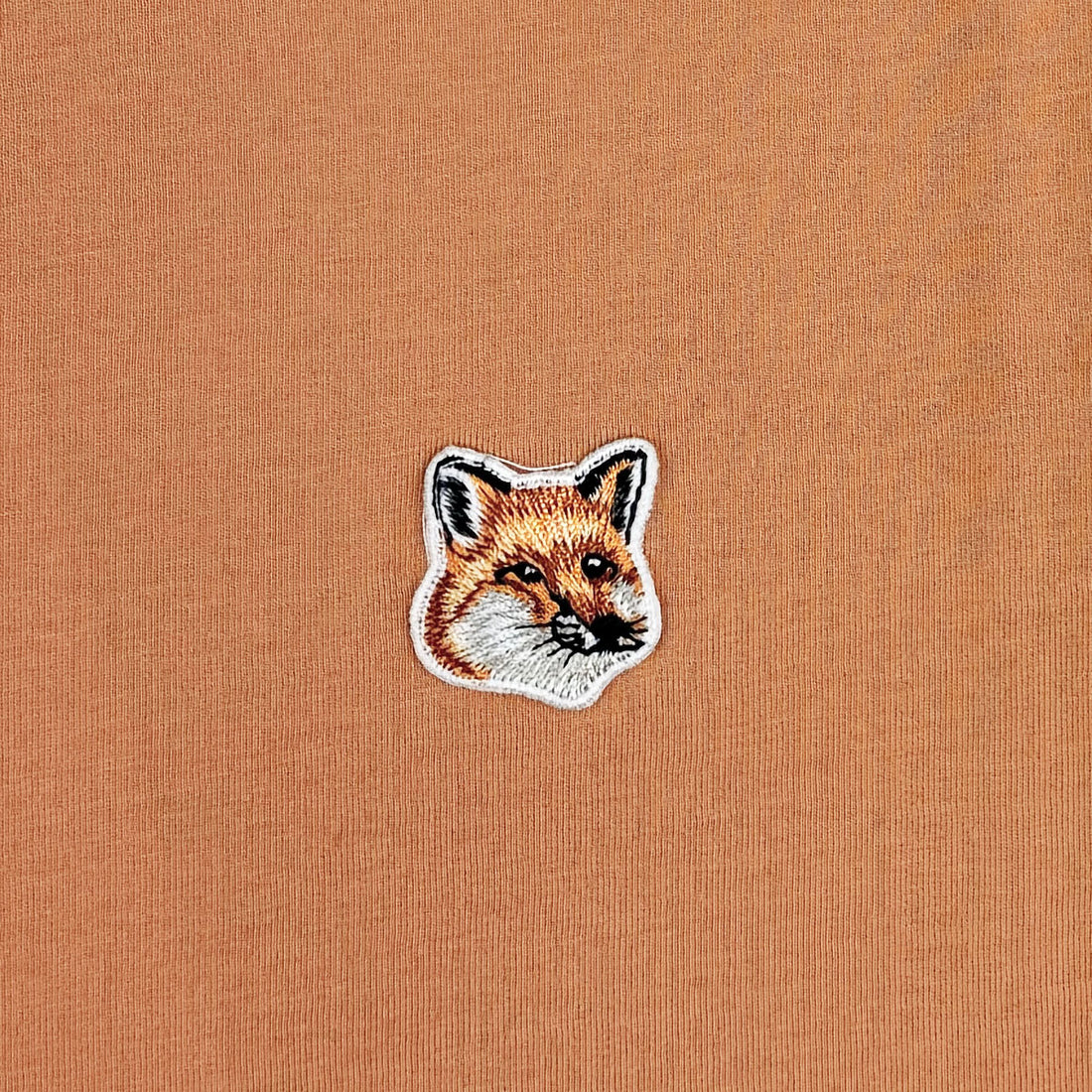 [MAISON KITSUNE]FOX HEAD PATCH REGULAR TEE-SHIRT/SADDLE(LW00105KJ0008)