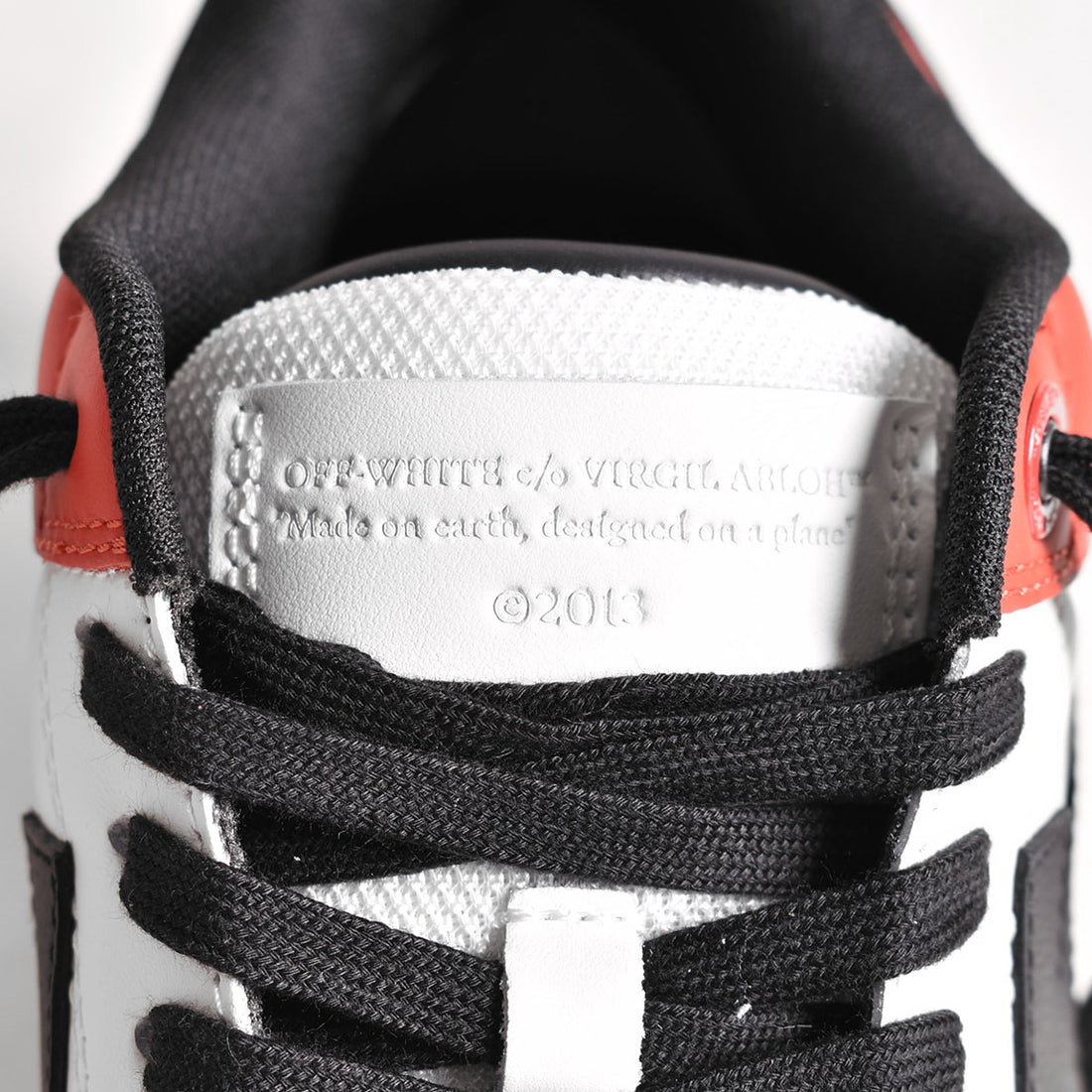 [Off-White]OUT OF OFFICE CALF LEATHER/RED BLACK(OMIR24-SLG0031)