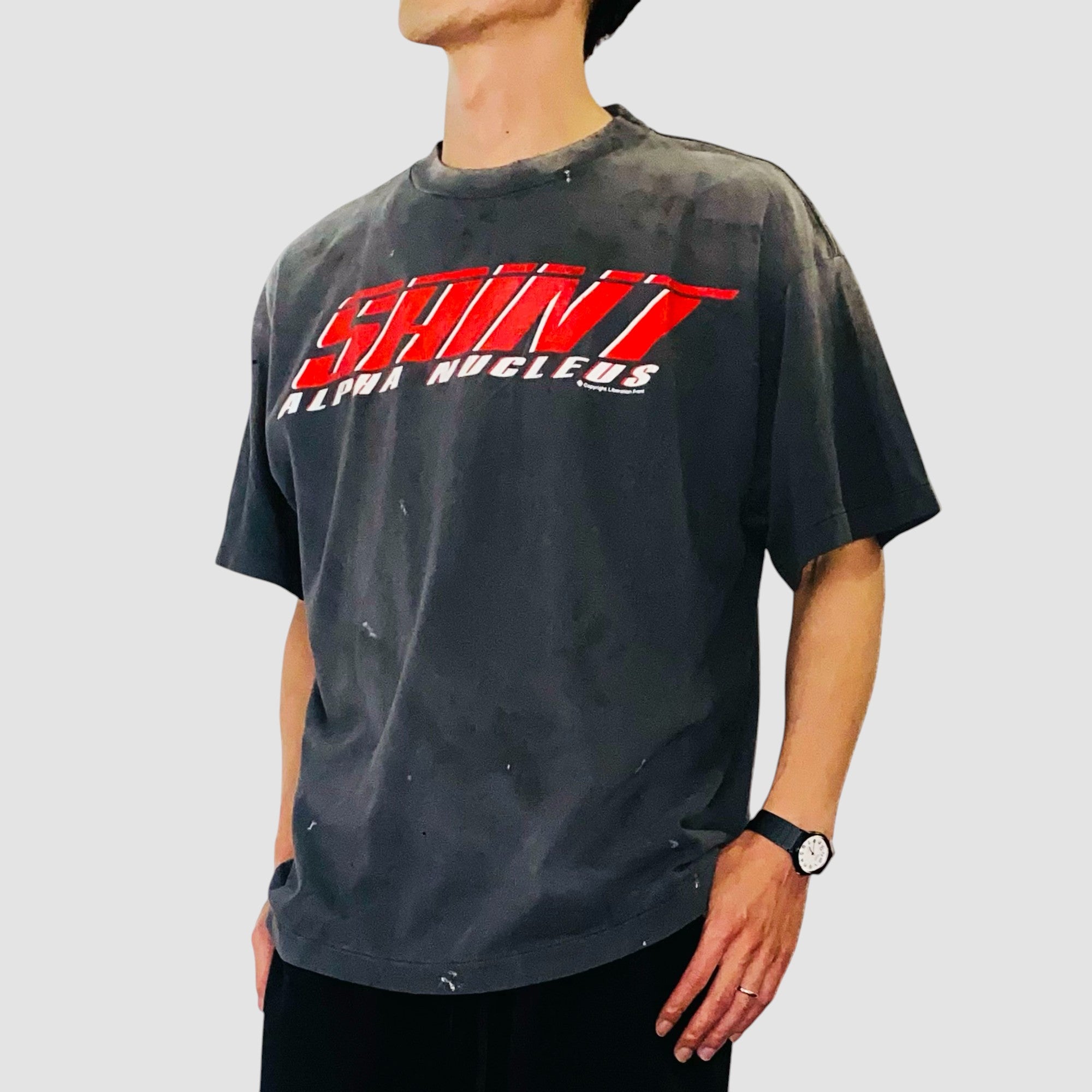 SAINT Mxxxxxx]SS TEE/SAINT ALPHA/BLACK(SM-HR1-0000-012) – R&Co.