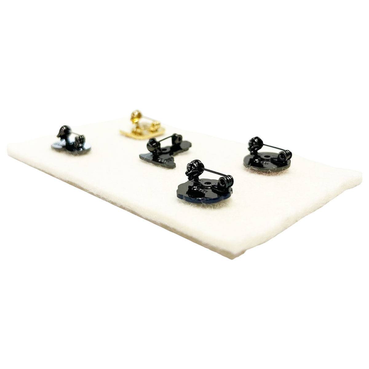 Visvim Lapel Pin Set ビスビム ピンバッチ visvim]LAPEL PIN SET (0121103003007) – R&Co.